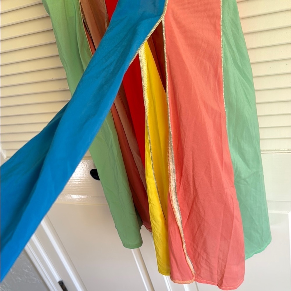 Amazing skirt with front panels cut for movement and flair.  Lined - Picture 4 of 8